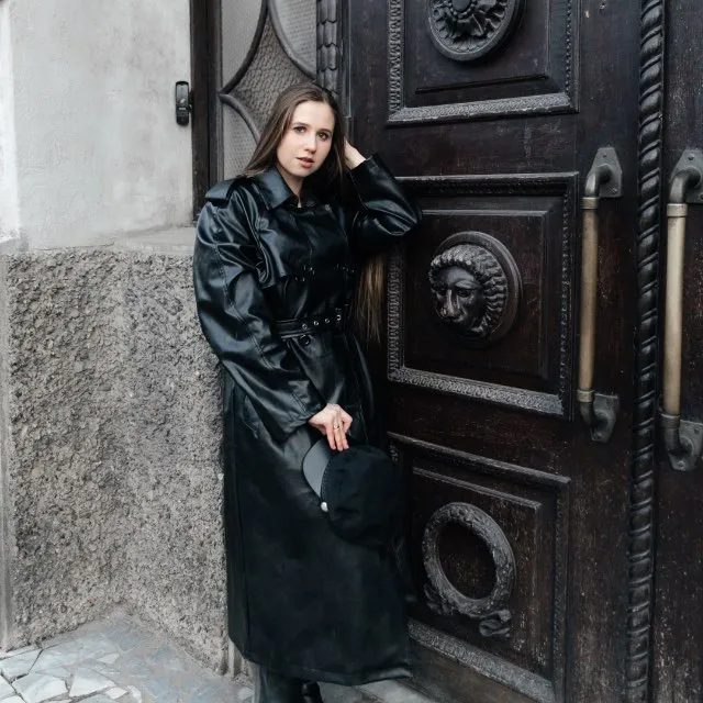 КАРИНА ЕЖОВА